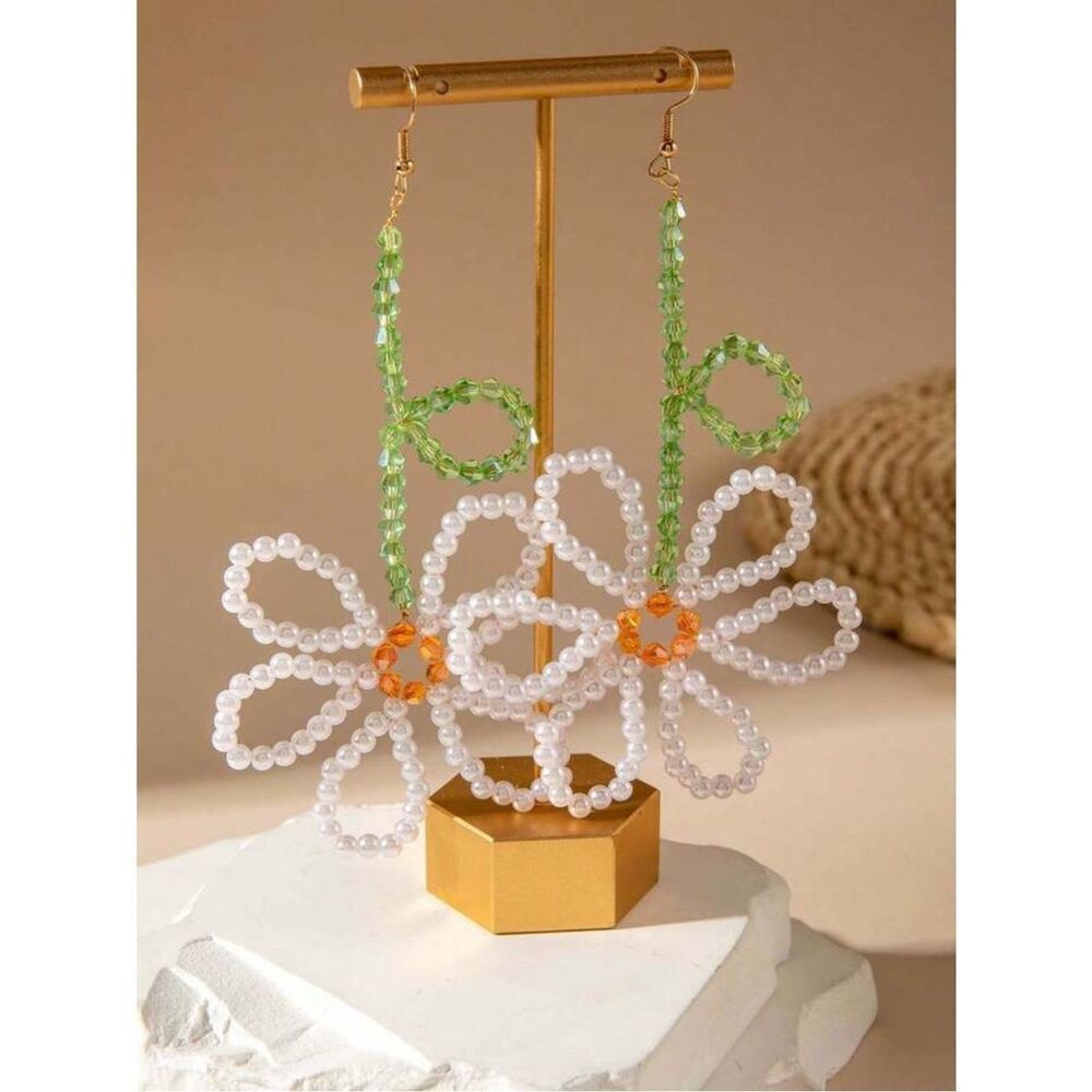 l White Beaded Flower Drop Earrings A1676